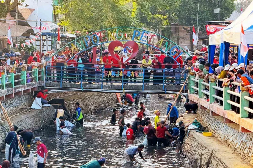 Sungai Kemuning Banjarbaru Diserbu Ratusan Warga, Tangkap Ribuan Kilogram Sapu-Sapu