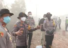 Polres Batola dan Polresta Banjarmasin Kompak Tangani Karhutla di Handil Bakti