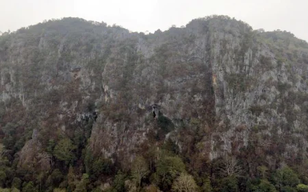 Jalur Panjat Tebing Baru Dibuka di Batu Sawar HST, Tantangan 90 Meter Menanti