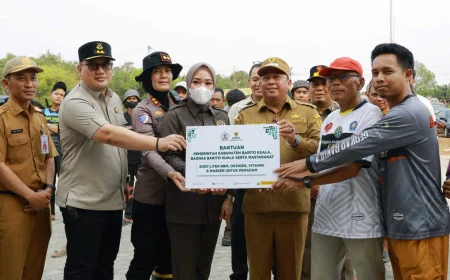 Bantuan BBM Mengalir untuk Relawan, Ketua DPRD Batola Prihatin Terhadap Dampak Karhutla