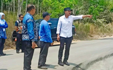 Bupati Banjar Blusukan Cek Pembangunan Jalan, Warga Soroti Truk Kelebihan Muatan