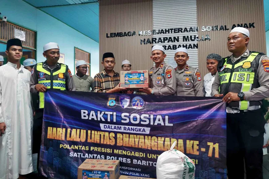 Hari Lalu Lintas Bhayangkara ke-71, Satlantas Polres Batola Berbagi Bersama Anak Panti dan Warga