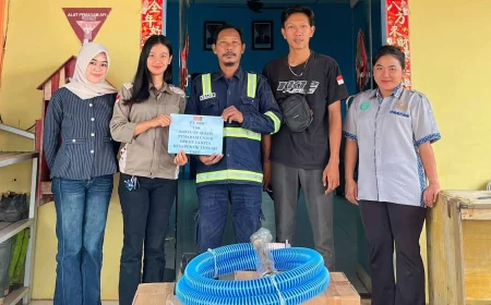 Tak Hanya Banjar dan Tapin, Julong Group Perkuat Peralatan Relawan Pemadam di Batola