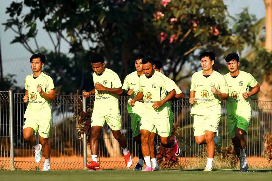 Sama-sama Full Team, Tren Positif Persela Dijajal Barito Putera
