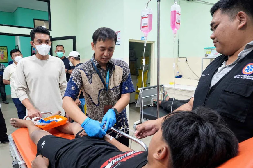 Berjuang Melawan Karhutla di Bincau Banjar, Enam Petugas Pemadam Dilarikan ke IGD