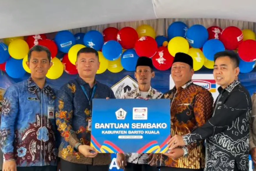 Indomaret Buka Gerai Pertama di Marabahan Batola, Rekrut 40 Warga Lokal dan Bagi Paket Sembako