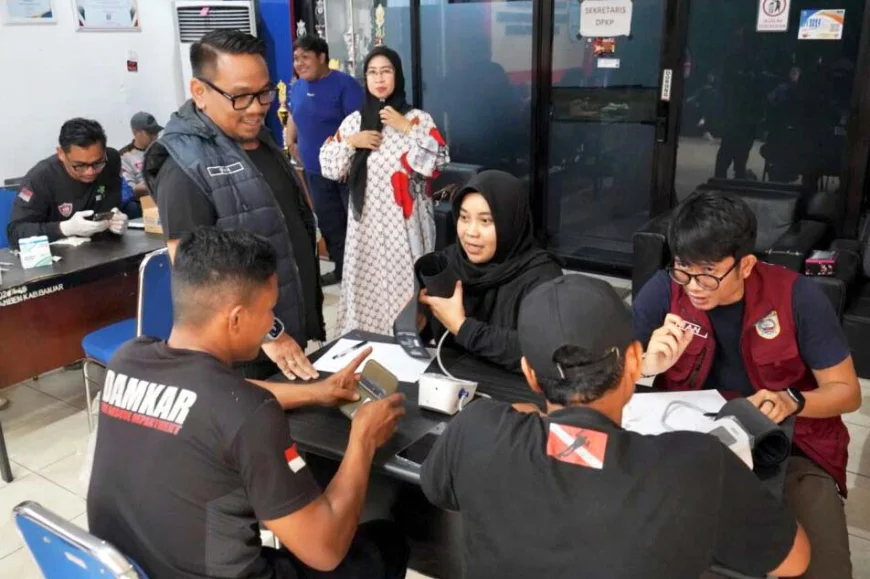 Berbulan-bulan Melawan Karhutla, Relawan di Banjar Dapat Pemeriksaan Kesehatan dan Vitamin